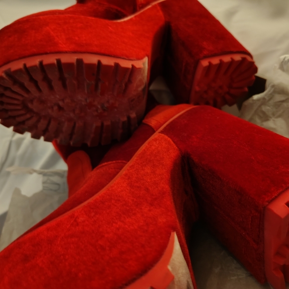 YRU Red Velvet Platform Block Heel Ankle Boots - Women - Picture 3 of 5